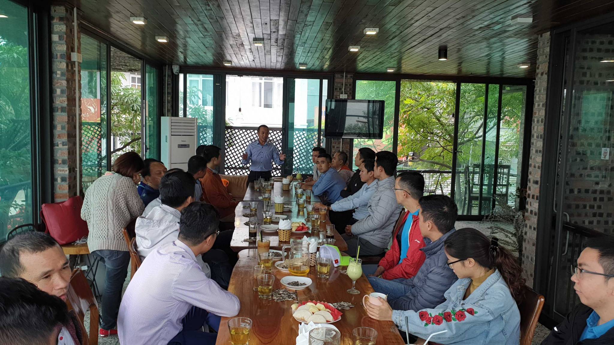 Học lý thuyết gắn với thực hành